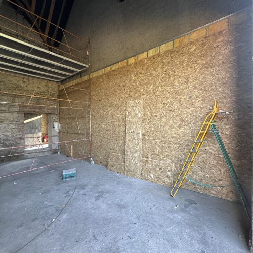 Cloison en OSB pour une séparation robuste et rapide à mettre en œuvre