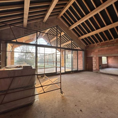 Démarrage du chantier d’isolation du pignon de 7 mètres pour renforcer la performance énergétique du bâtiment